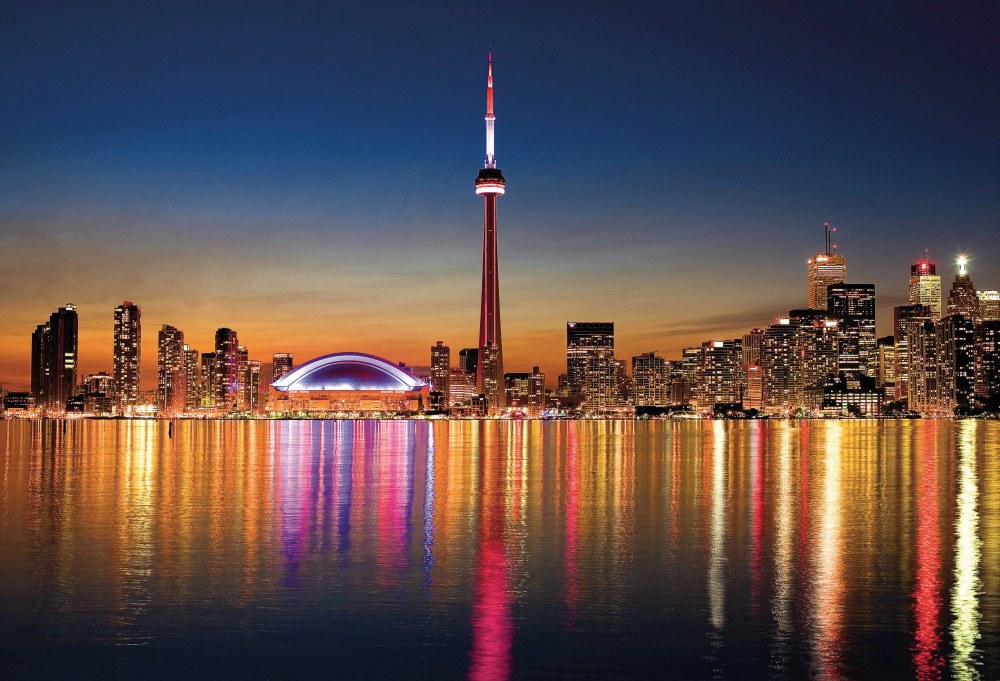 Toronto skyline at night_web.jpg