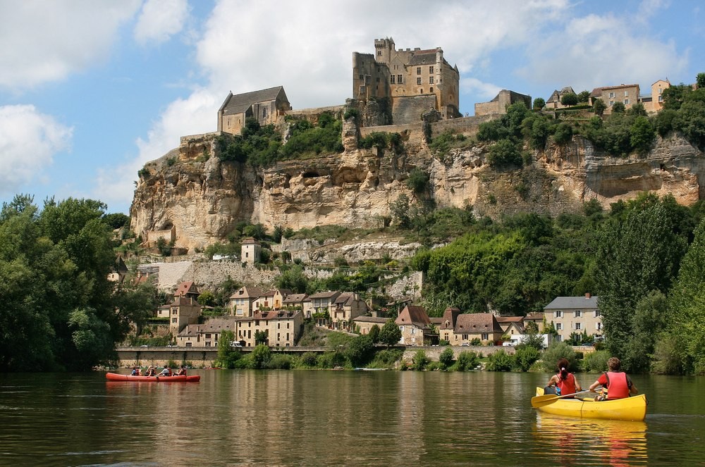 1454 kayaking on the river dordogne in france