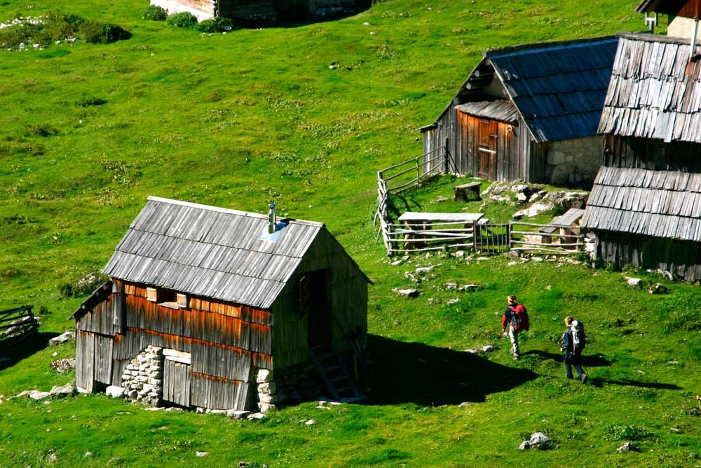 1534 slovenia alps hikers triglav national park credit simon krzic
