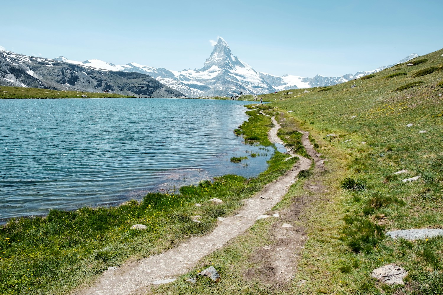 Walking-holidays-switzerland-matterhorn