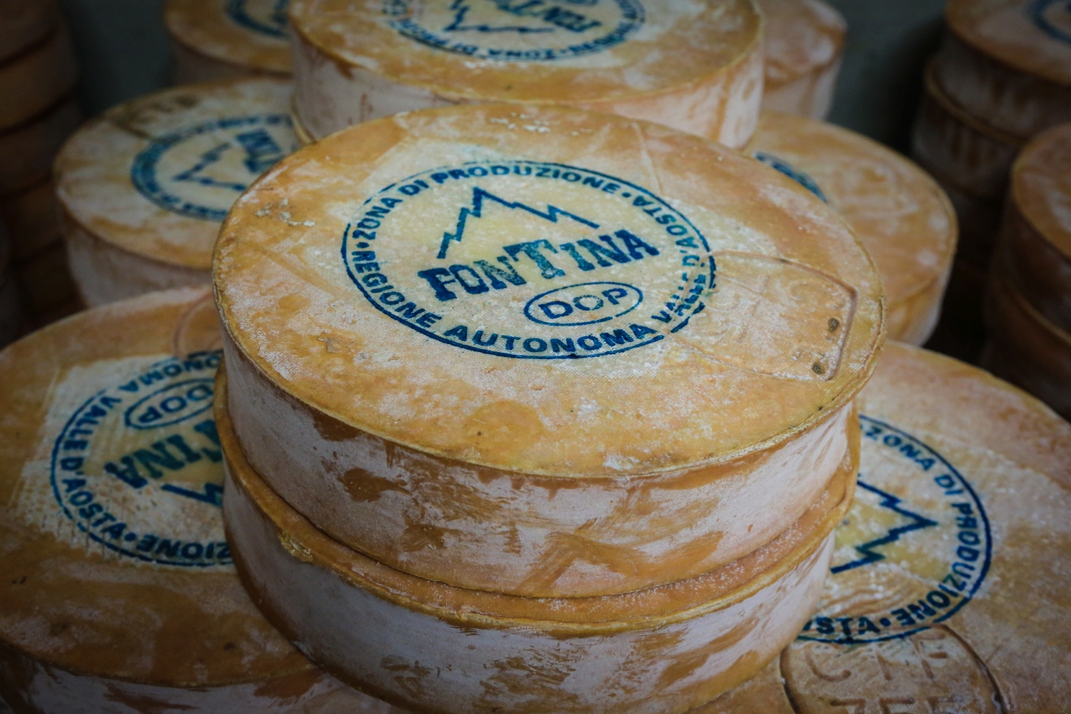 local-cheese-aosta-valley-italy