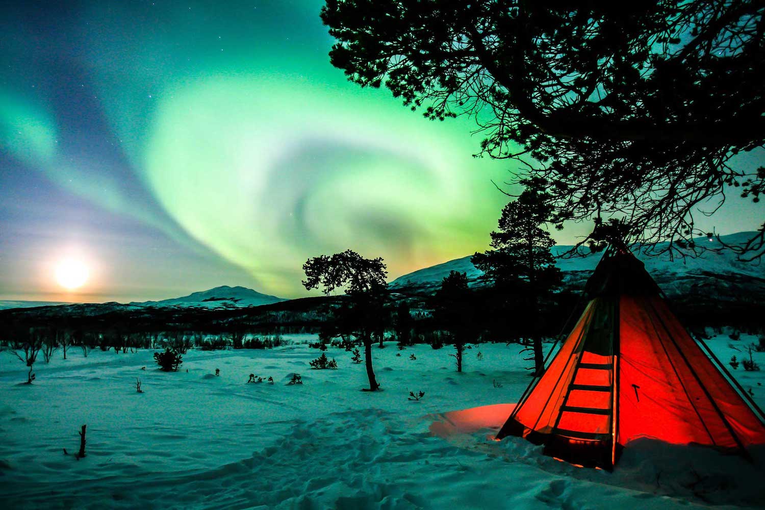 northern-lights-abisko-sweden