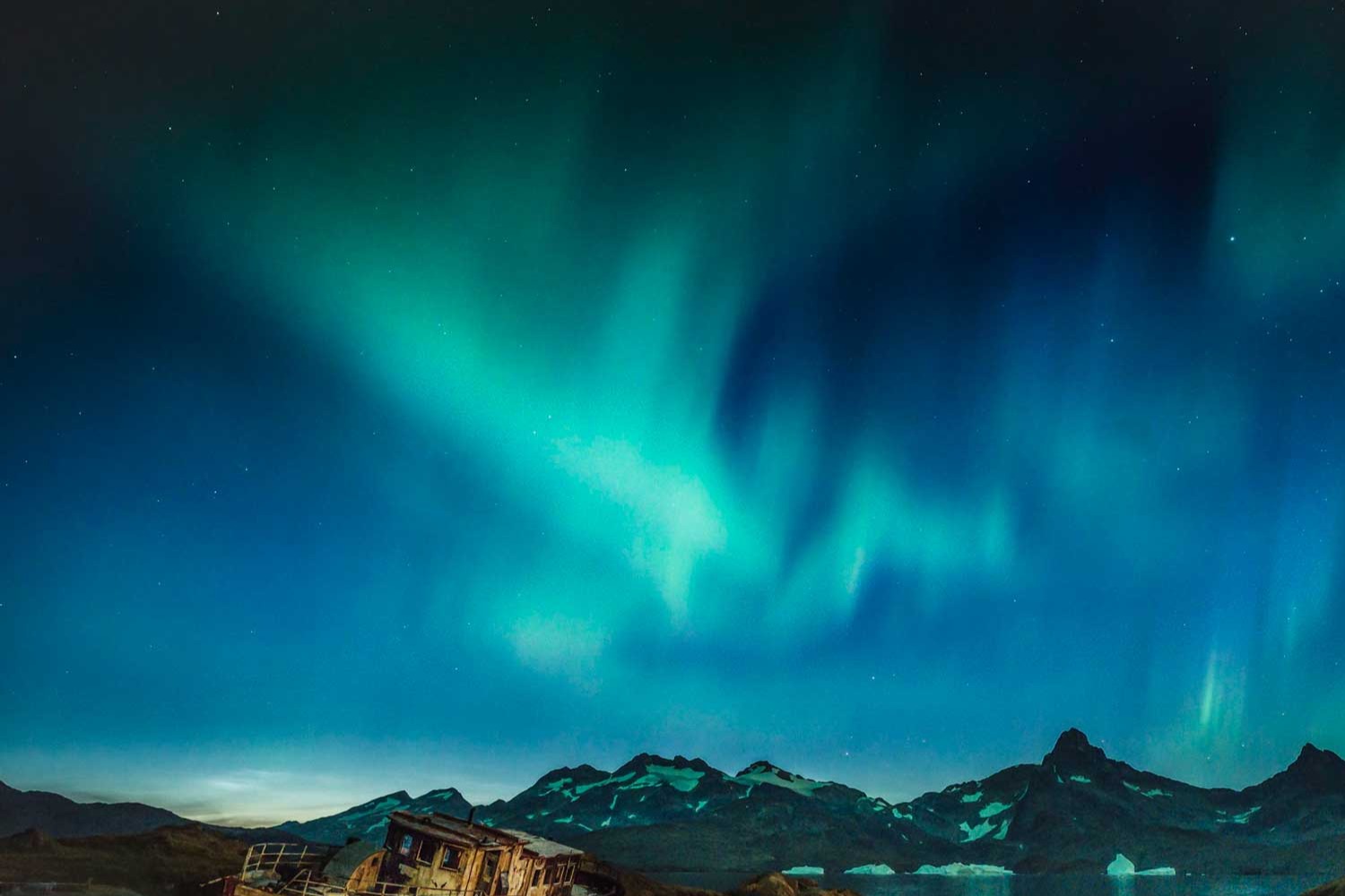 northern-lights-tasiilaq-greenland