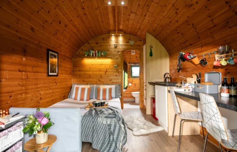 hoe-grange-glamping-pods-interior-peak-district