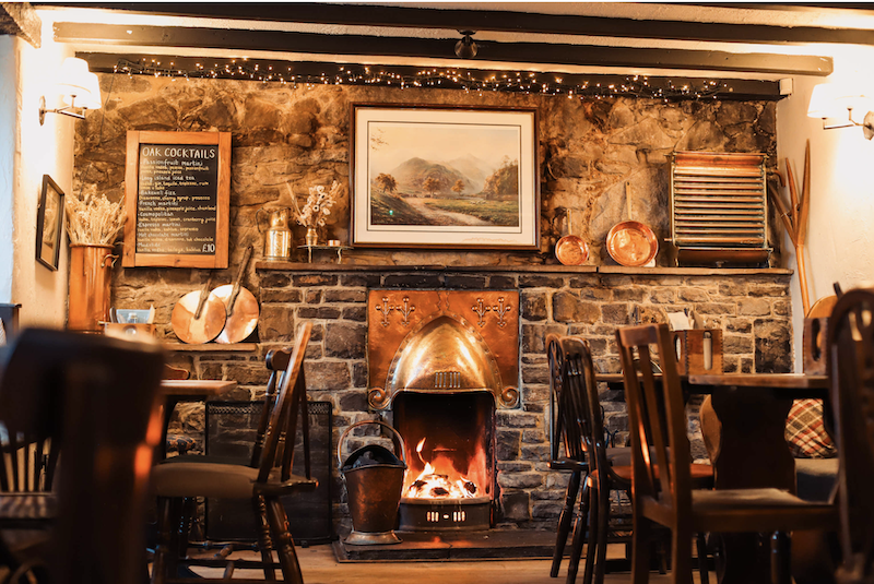 royal-oak-hotel-interior-peak-district